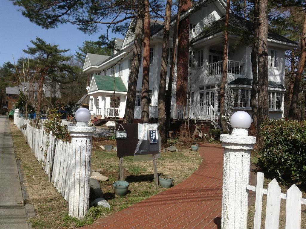 Petit Hotel And Restaurant Air Mail Hakuba Exterior foto